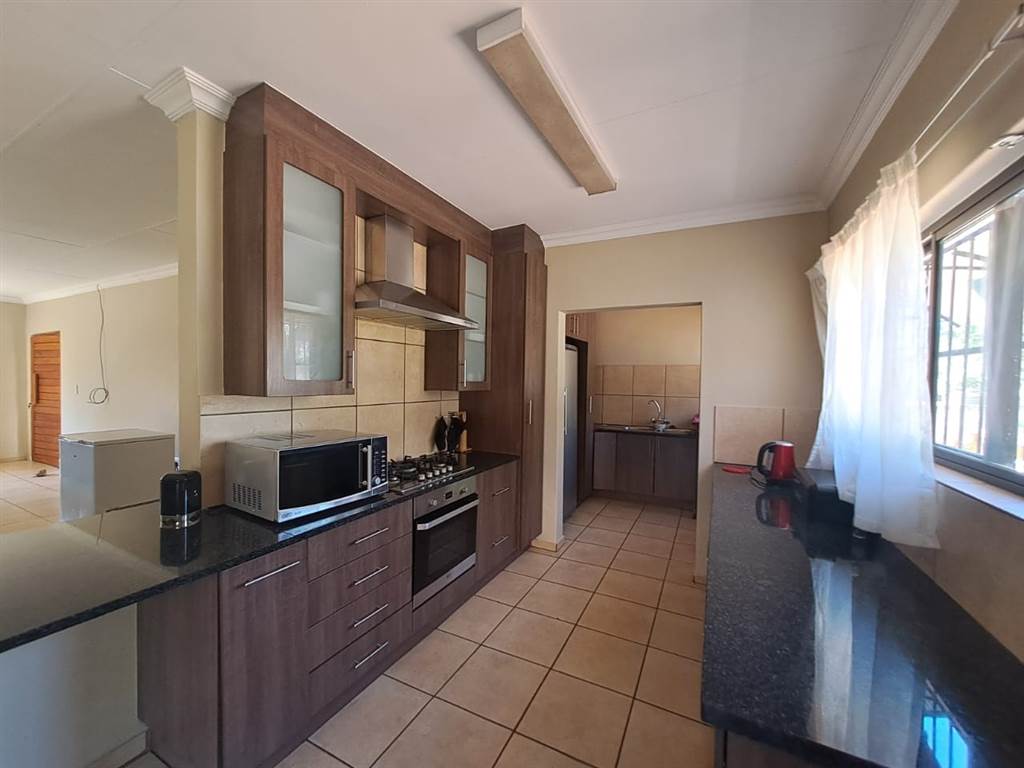3 Bed House in Thabazimbi photo number 22
