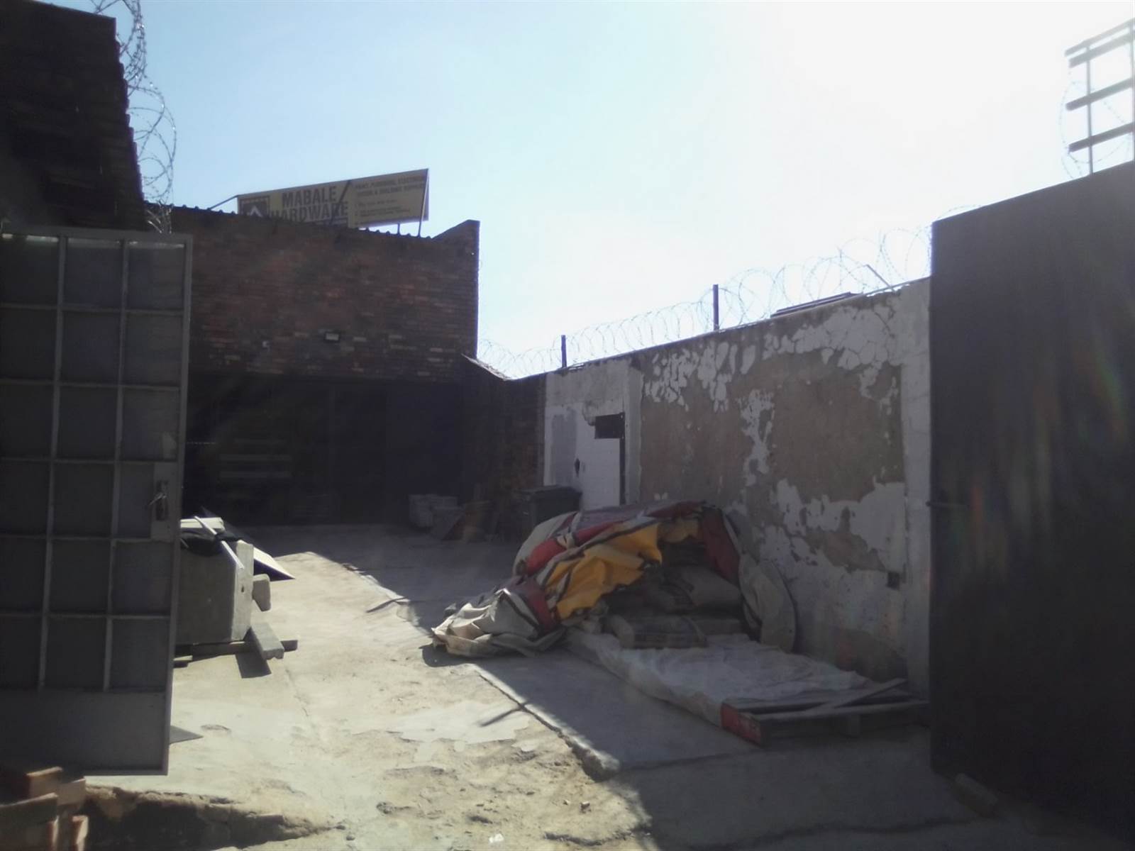 Commercial space in Tembisa photo number 3