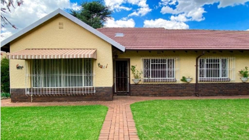 3 Bed House in Edenvale photo number 2