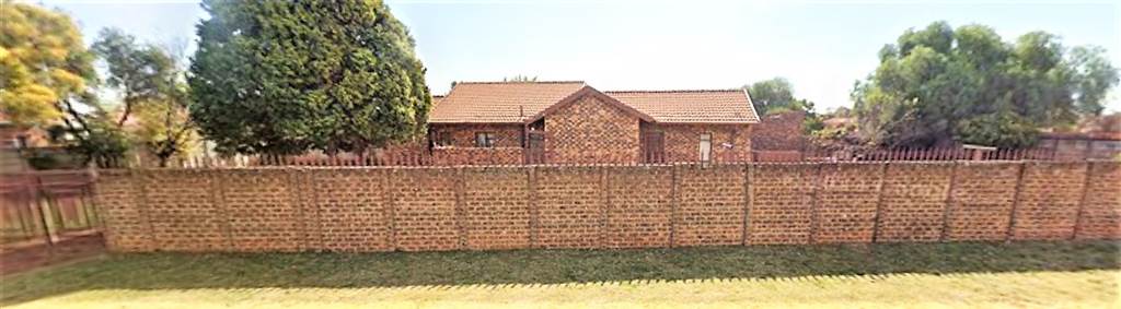 3 Bed House in Meyerton photo number 6