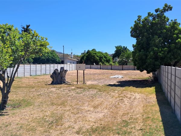 952 m² Land 952 m² Land