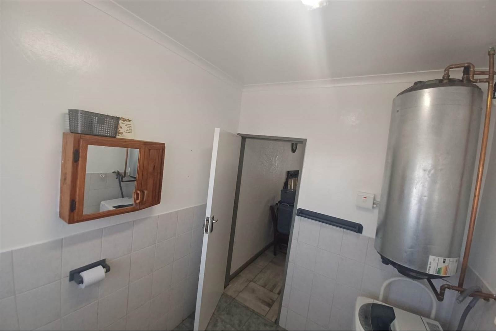 1.5 Bed Apartment in Brakpan Central photo number 6