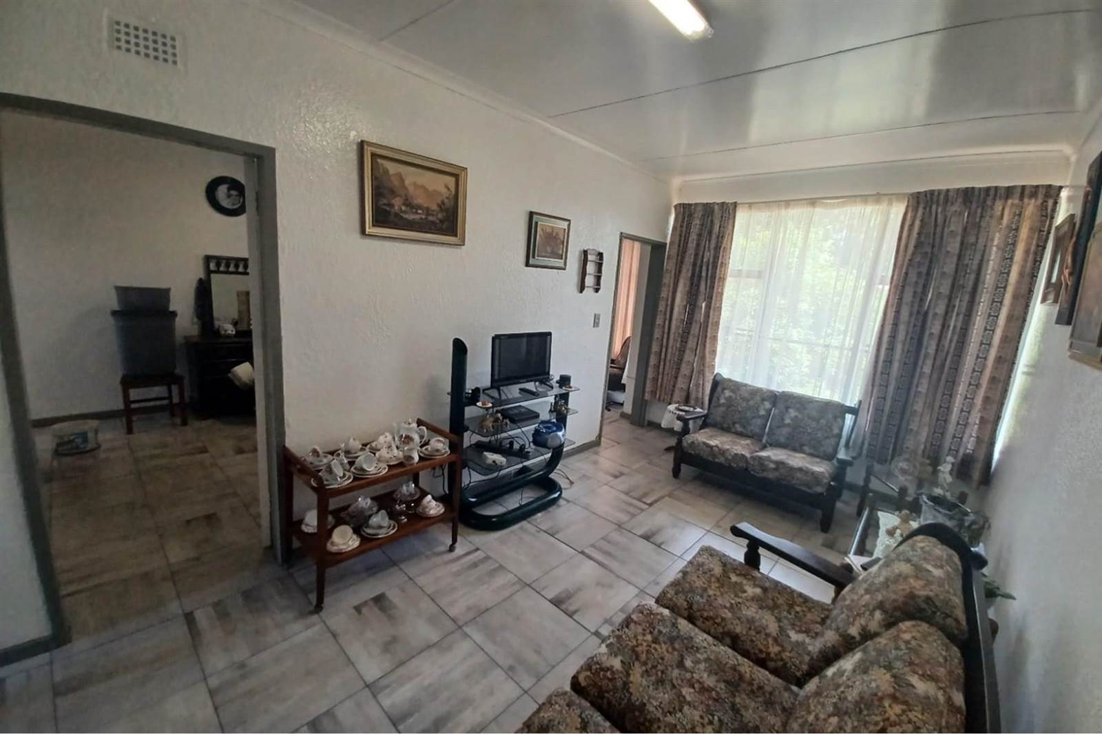 1.5 Bed Apartment in Brakpan Central photo number 4