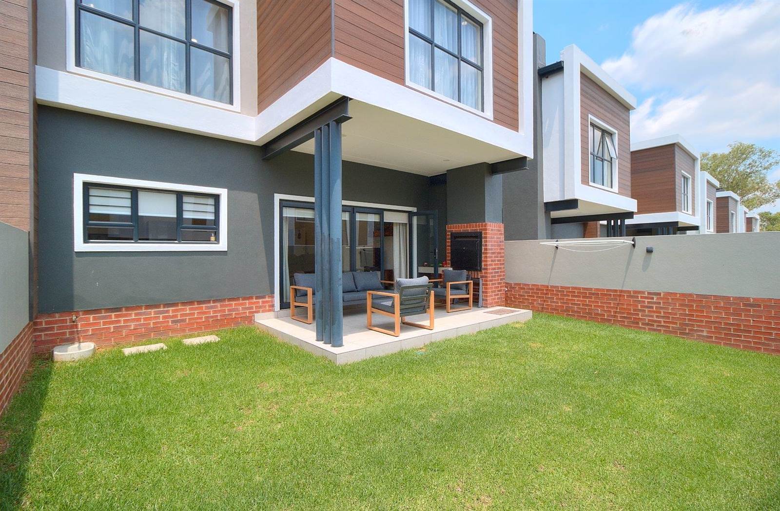 5 Bed Townhouse in Sunninghill photo number 15