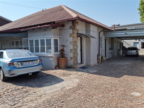 13 Bed House in Germiston South