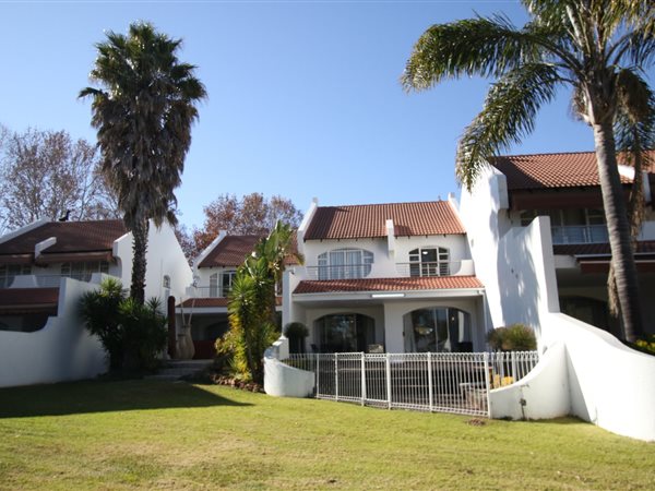 3 Bedroom Townhouse 3 Bedroom Townhouse
