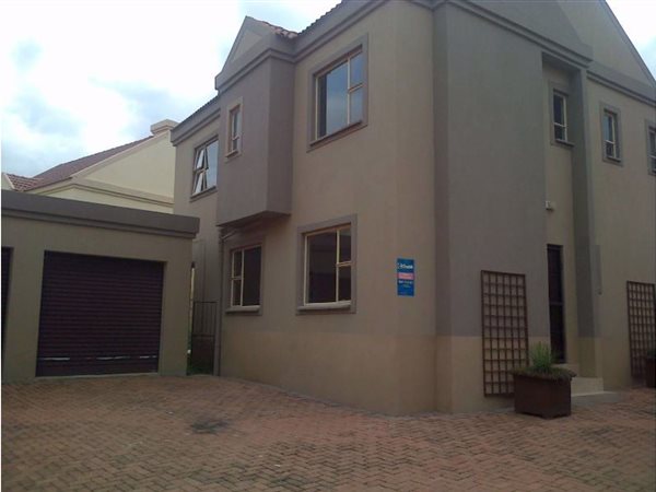 3 Bedroom Townhouse 3 Bedroom Townhouse