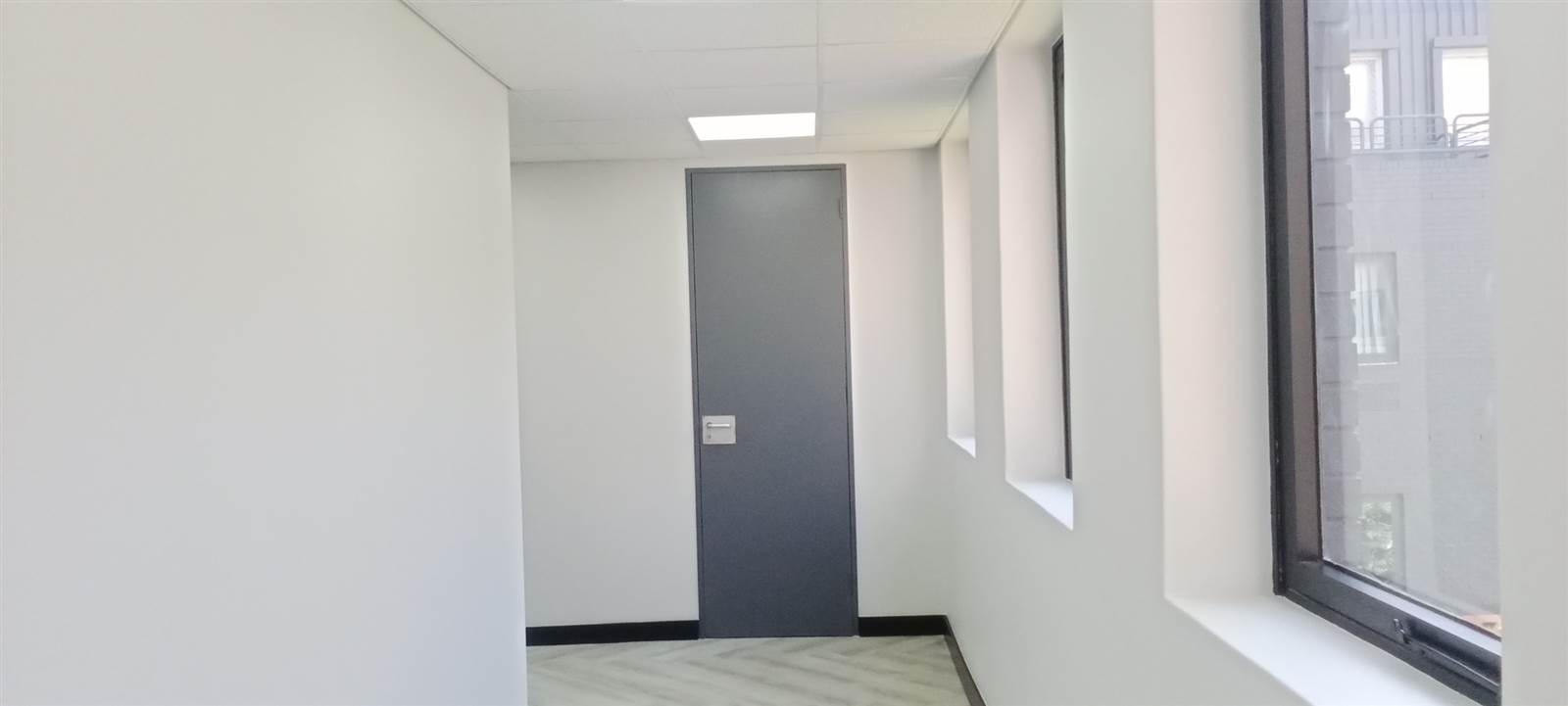 285  m² Commercial space in Rosebank photo number 17