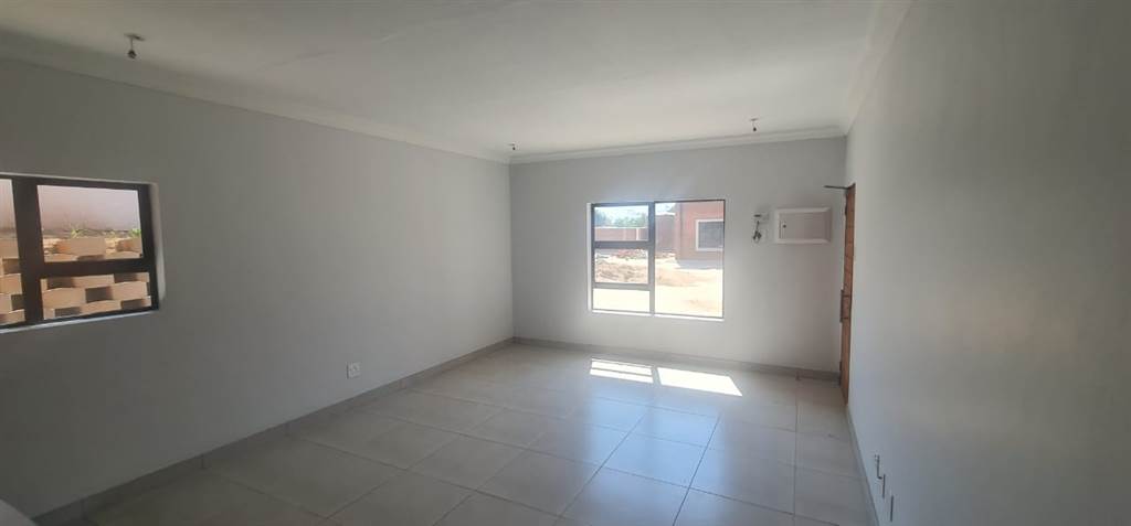 2 Bed House in Tzaneen photo number 3