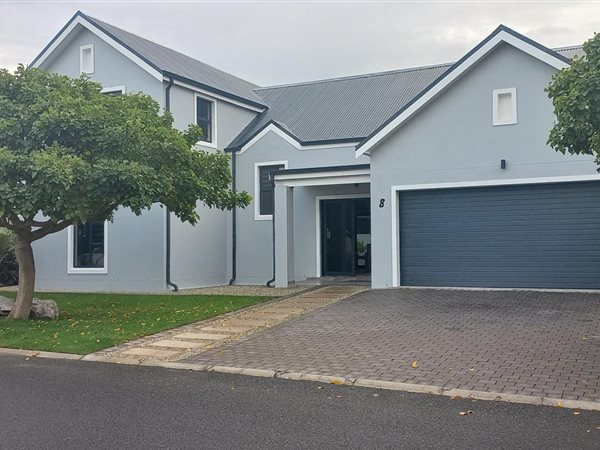 4 Bedroom House 4 Bedroom House