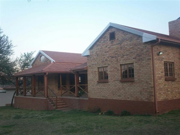 3 Bed House in Buffelspoort