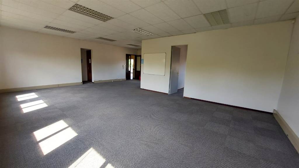 130  m² Commercial space in Lyttelton Manor photo number 5