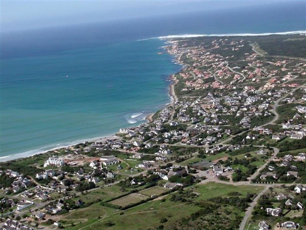 660 m² Land available in St Francis On Sea
