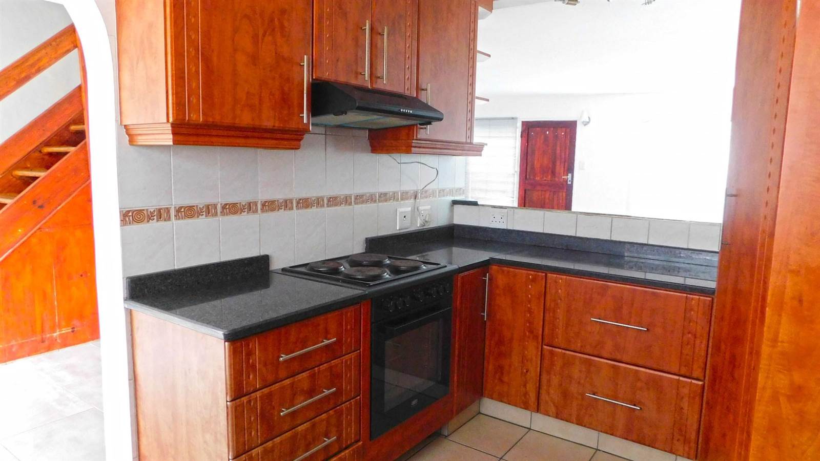 3 Bed Townhouse in Pinetown Central photo number 5