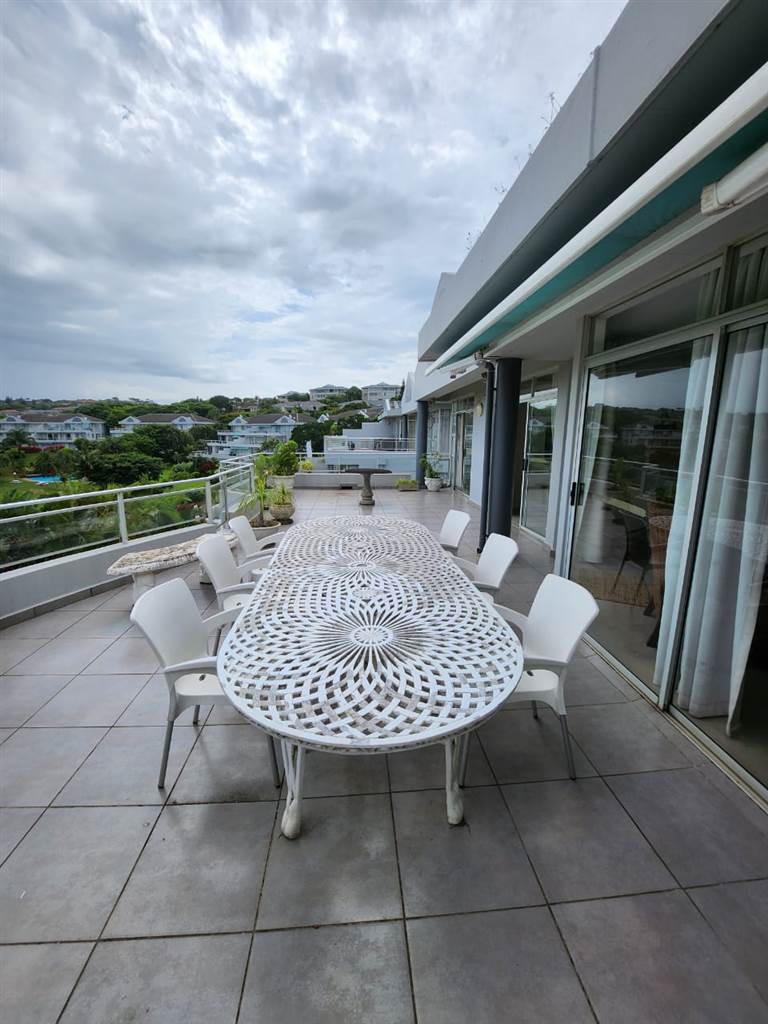 3 Bed Apartment in Ballito photo number 3
