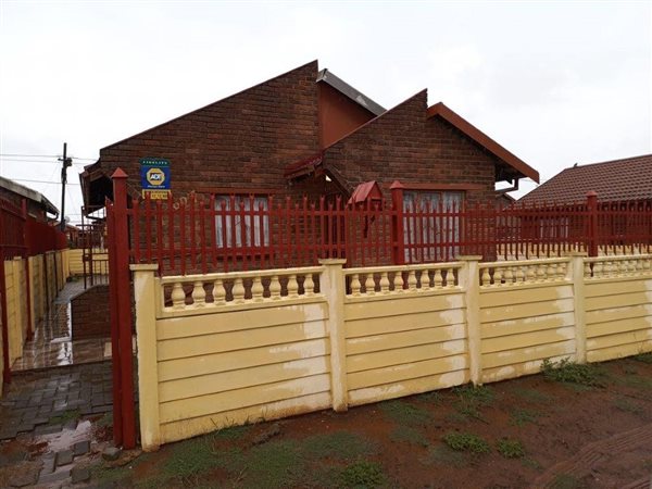 2 Bed House in Blomanda