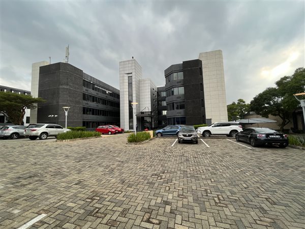 282  m² Office Space