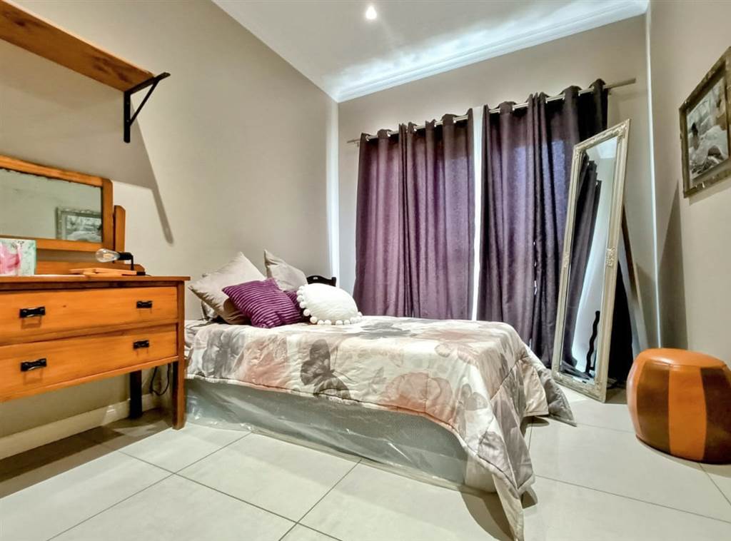 3 Bed Townhouse in Parsons Vlei photo number 9