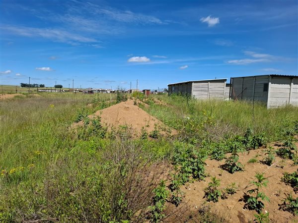 2 722 m² Land