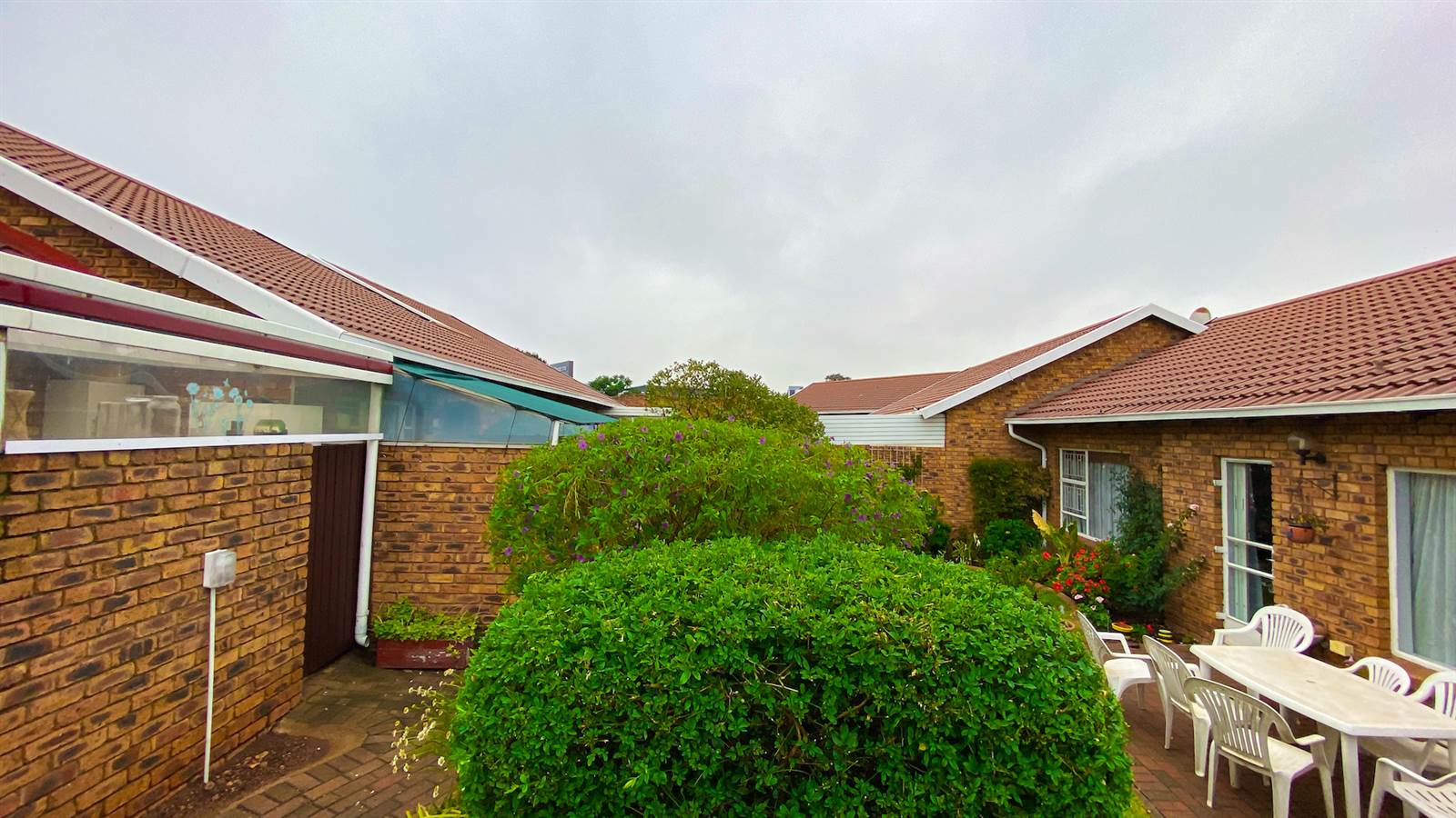 2 Bed Simplex in Edenvale photo number 4