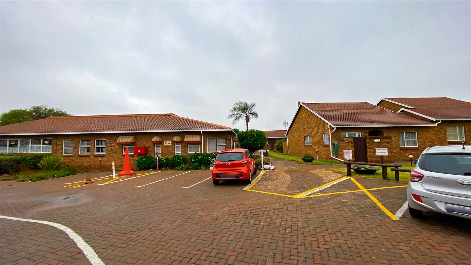 2 Bed Simplex in Edenvale photo number 28