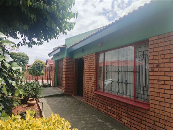3 Bedroom House 3 Bedroom House