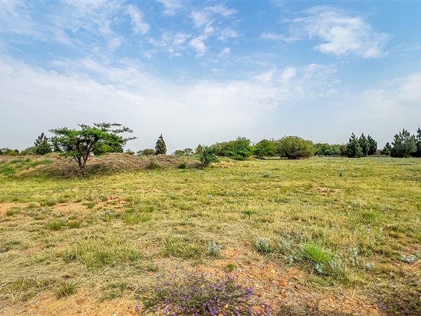 4 808 m² Land