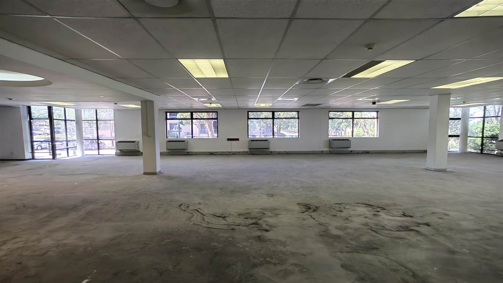 243  m² Commercial space in Plattekloof photo number 4
