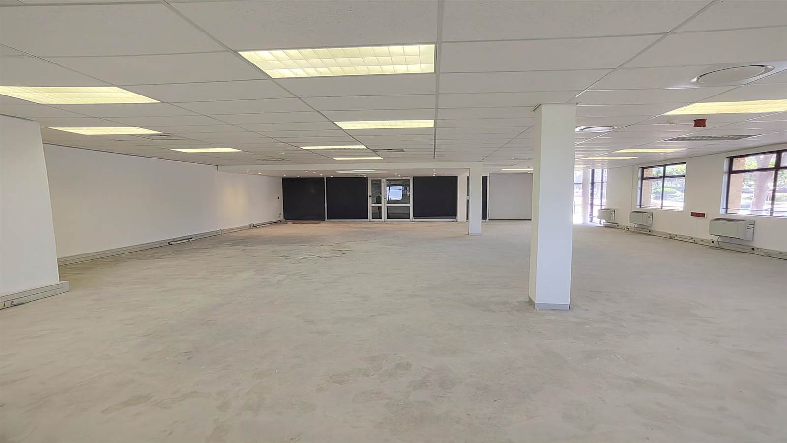 243  m² Commercial space in Plattekloof photo number 9