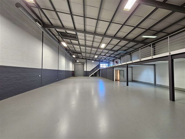 535  m² Industrial space