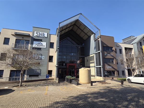 705 m² Commercial space 705 m² Commercial space