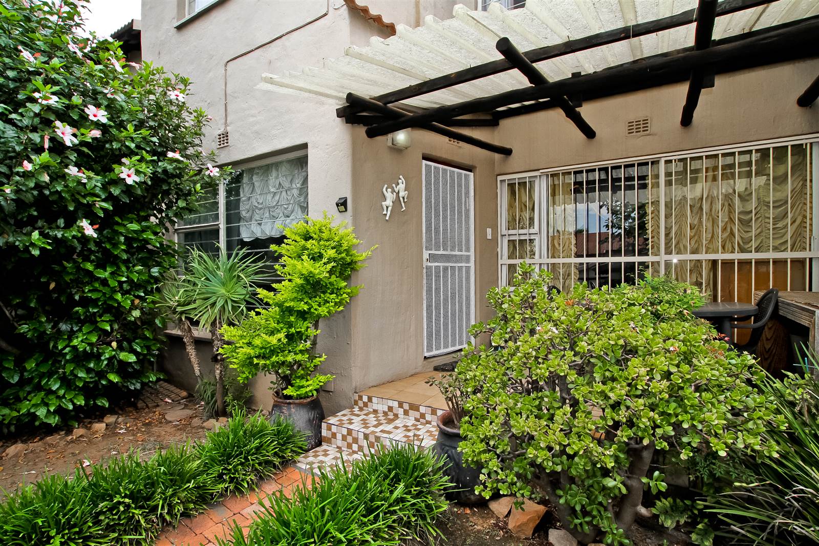 3 Bed Townhouse in Corlett Gardens photo number 19