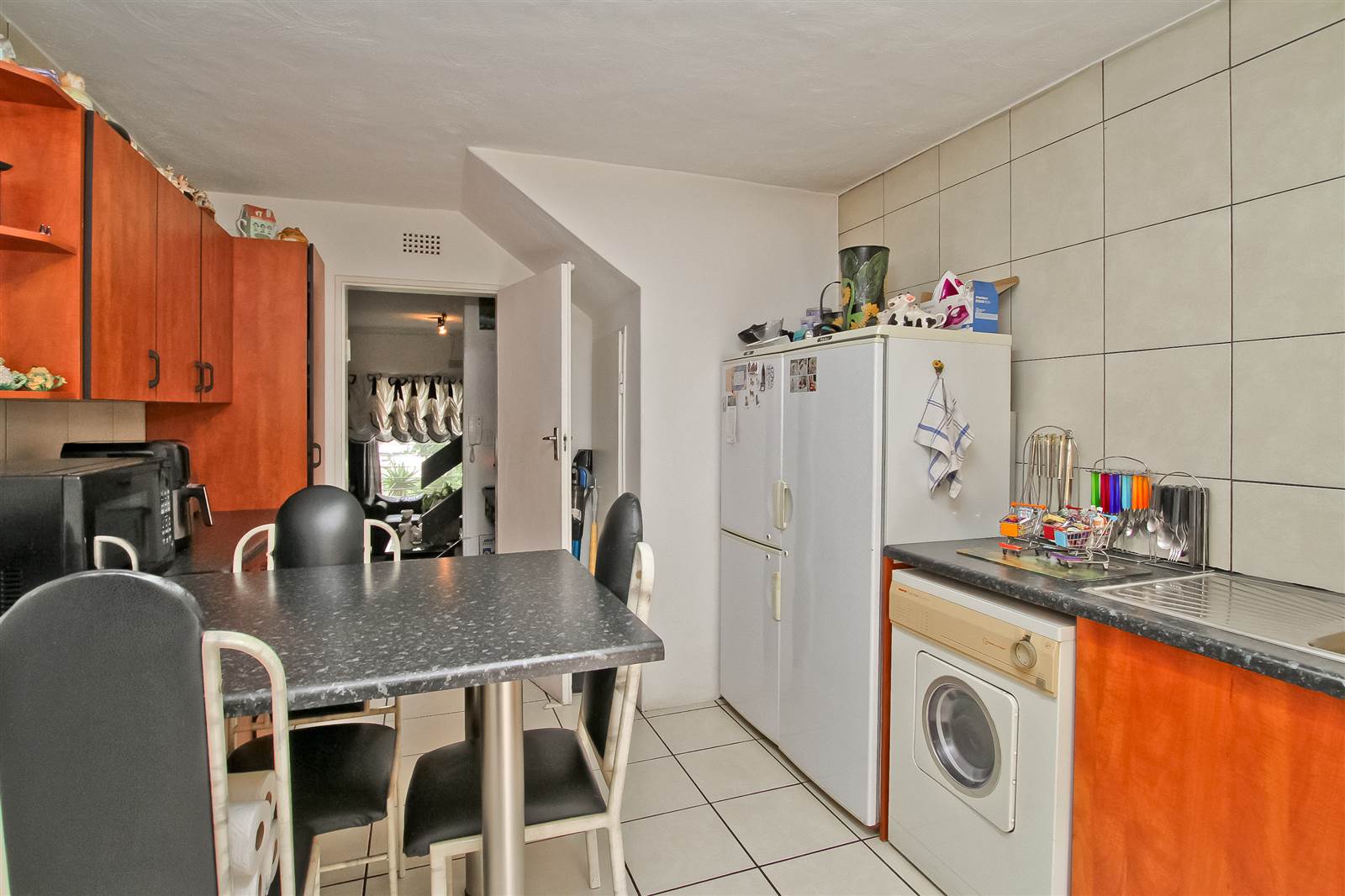 3 Bed Townhouse in Corlett Gardens photo number 9