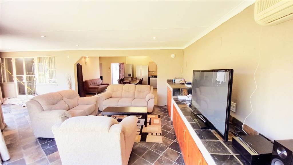2 Bed House in Vaal Marina photo number 9