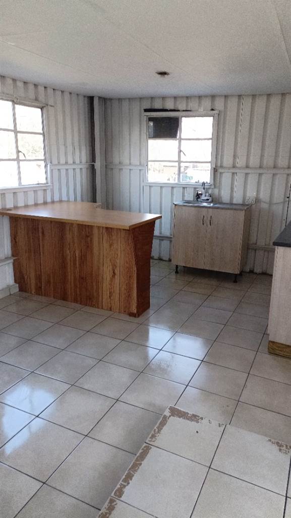 2 Bed Apartment in Trichardt photo number 2