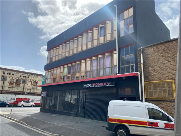 660  m² Commercial space in Woodstock