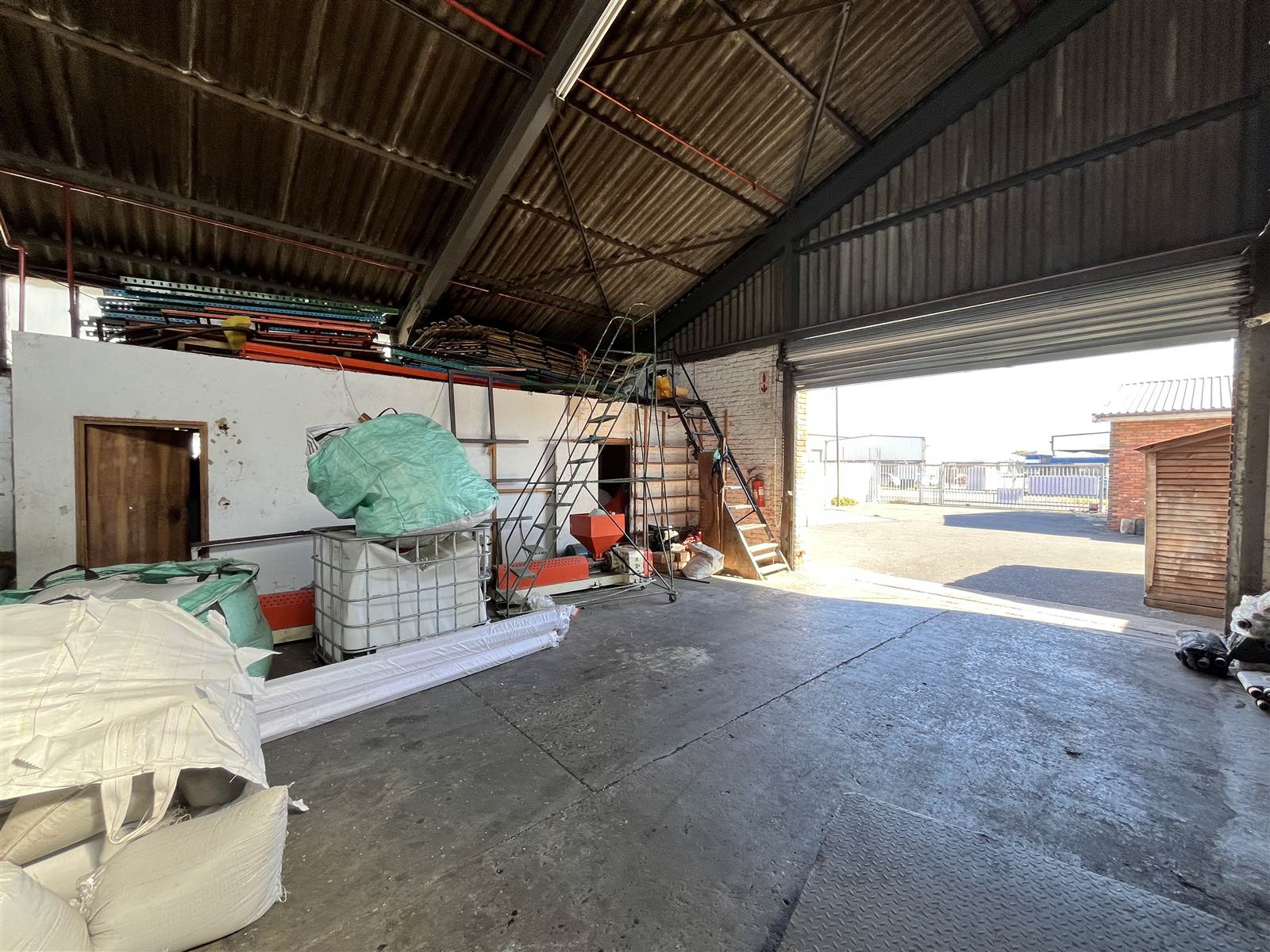 1635  m² Industrial space in Epping photo number 11