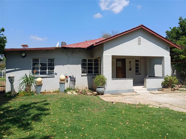 3 Bedroom House 3 Bedroom House