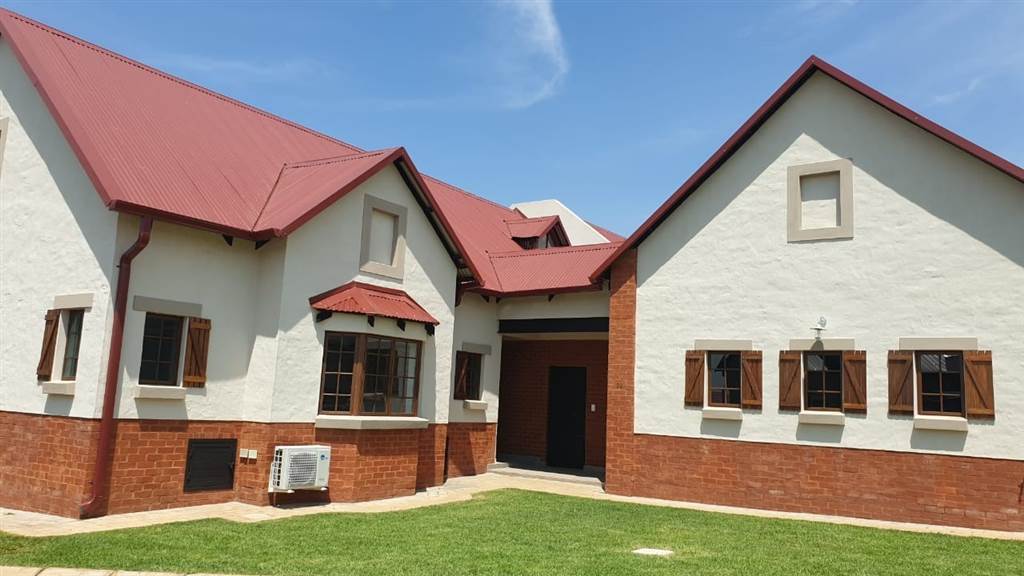3 Bed Townhouse in Boschkop photo number 11