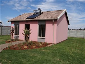 2 Bed House in Vereeniging Central