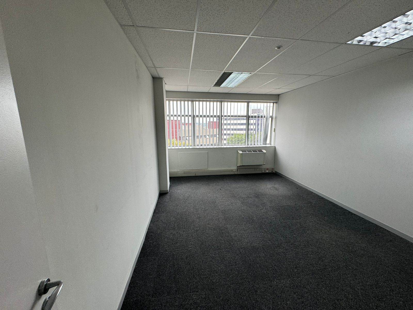 115  m² Commercial space in Sandown photo number 13