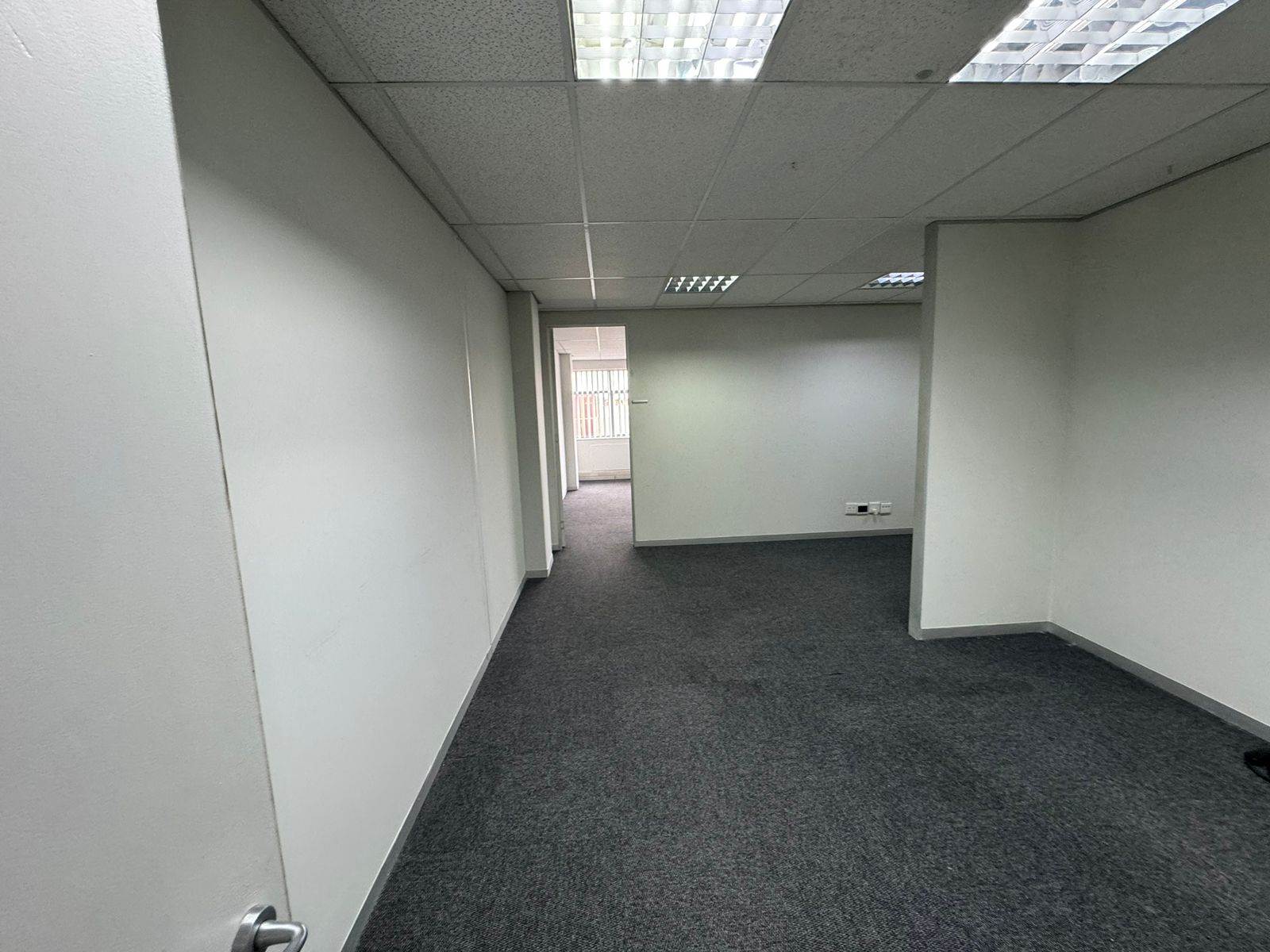 115  m² Commercial space in Sandown photo number 6