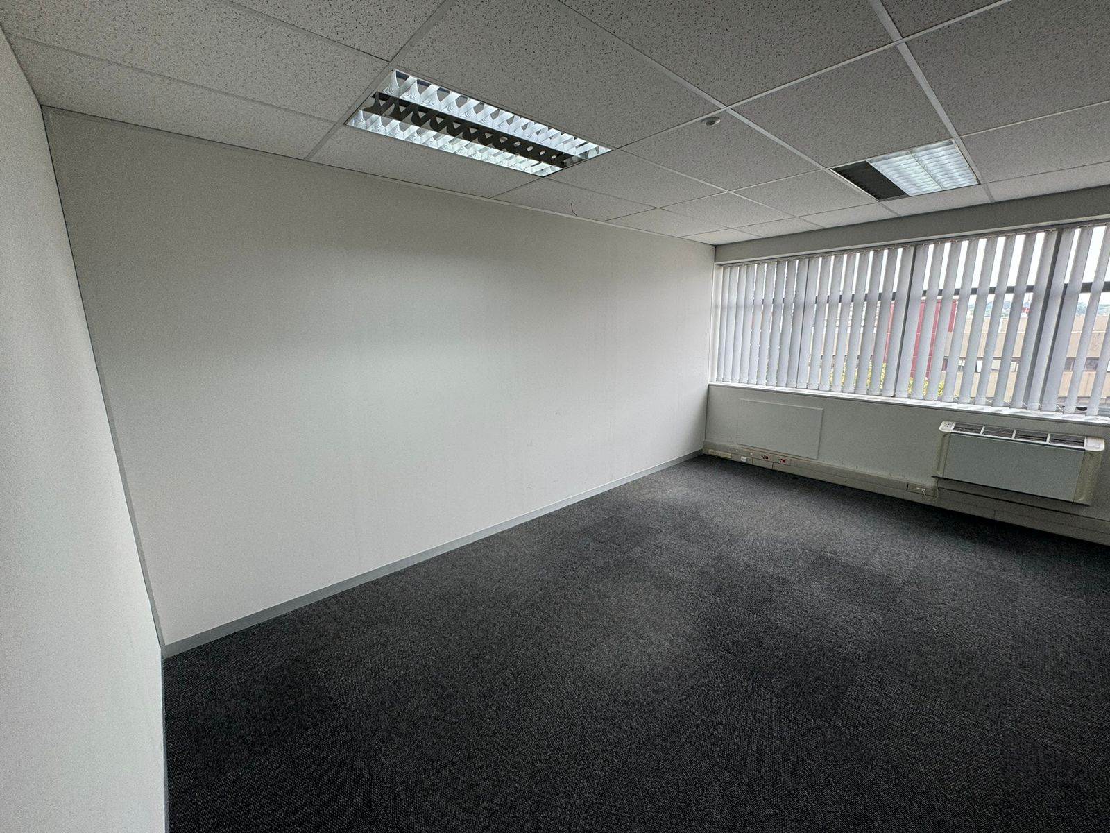 115  m² Commercial space in Sandown photo number 21