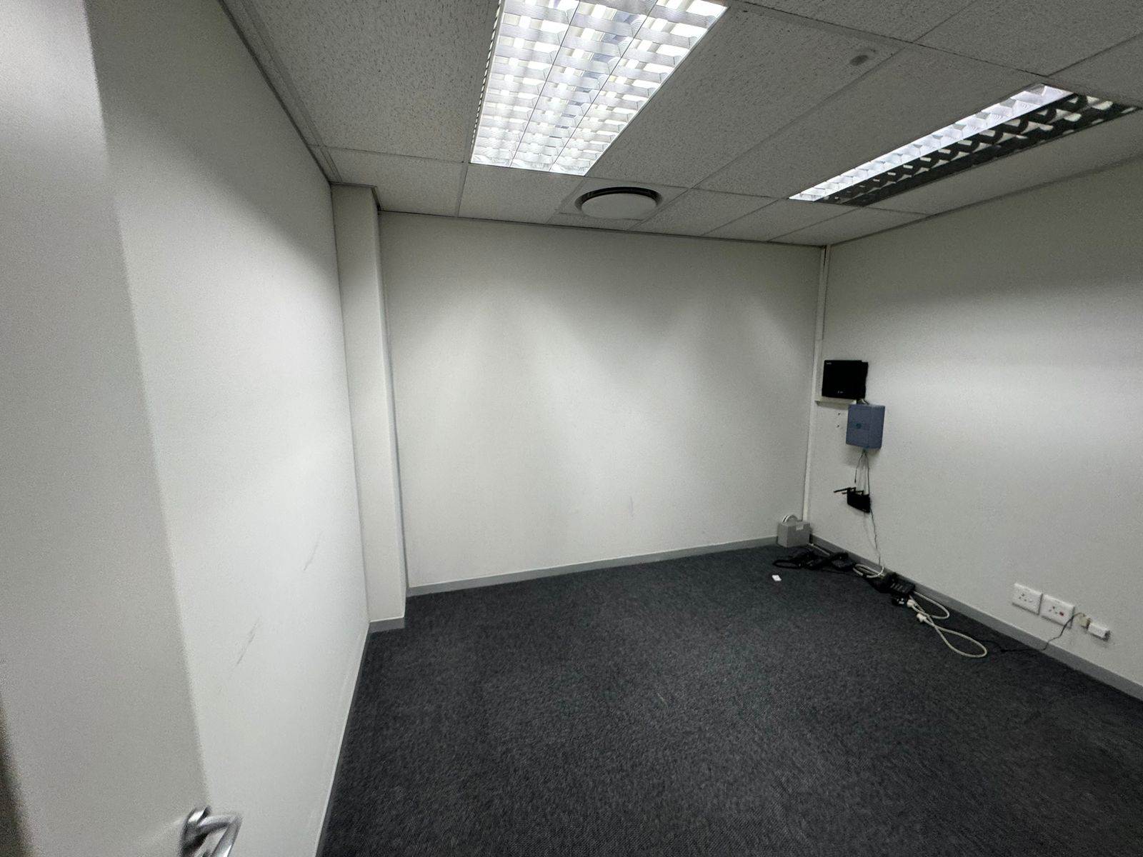 115  m² Commercial space in Sandown photo number 16