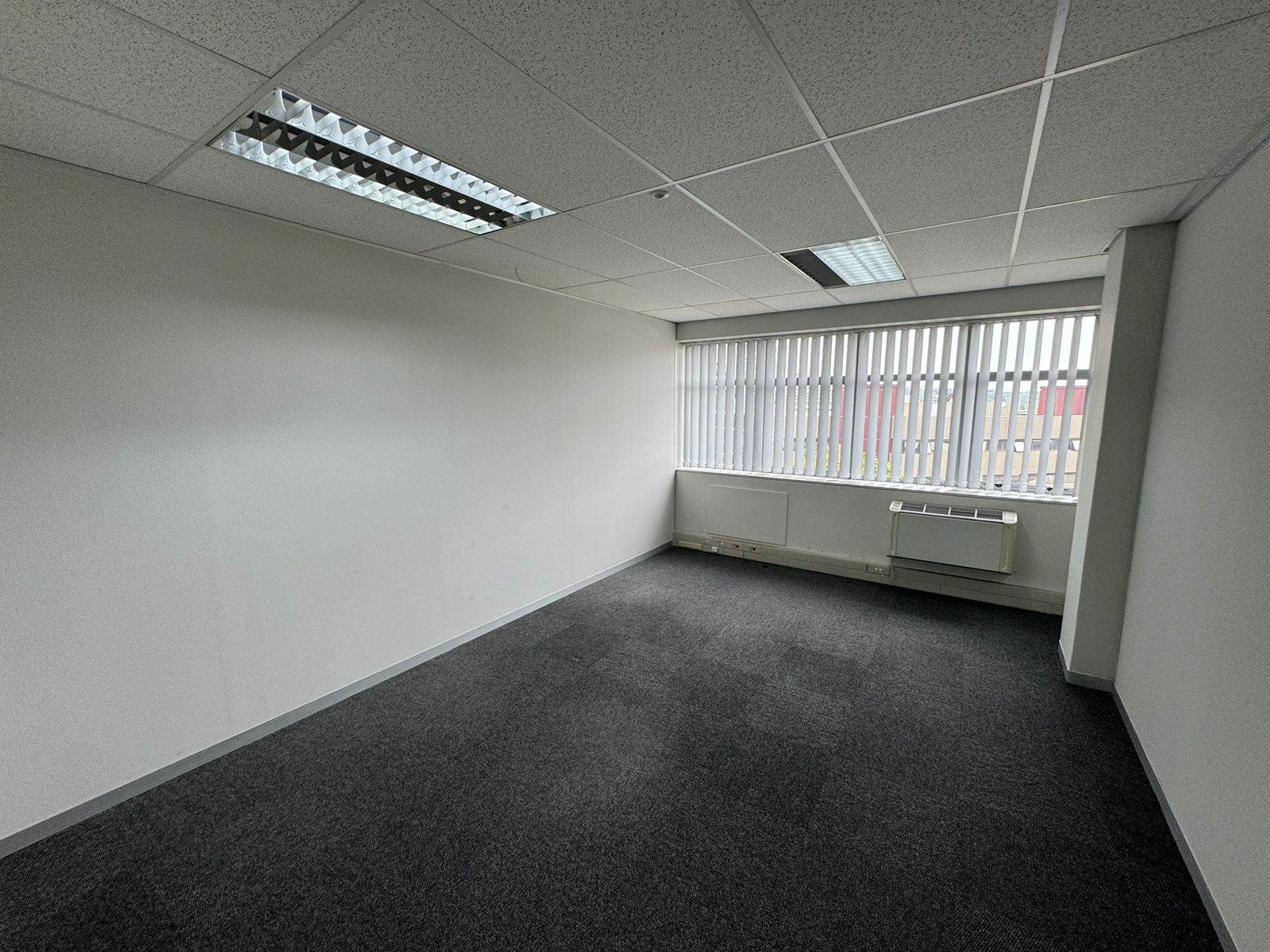 115  m² Commercial space in Sandown photo number 20