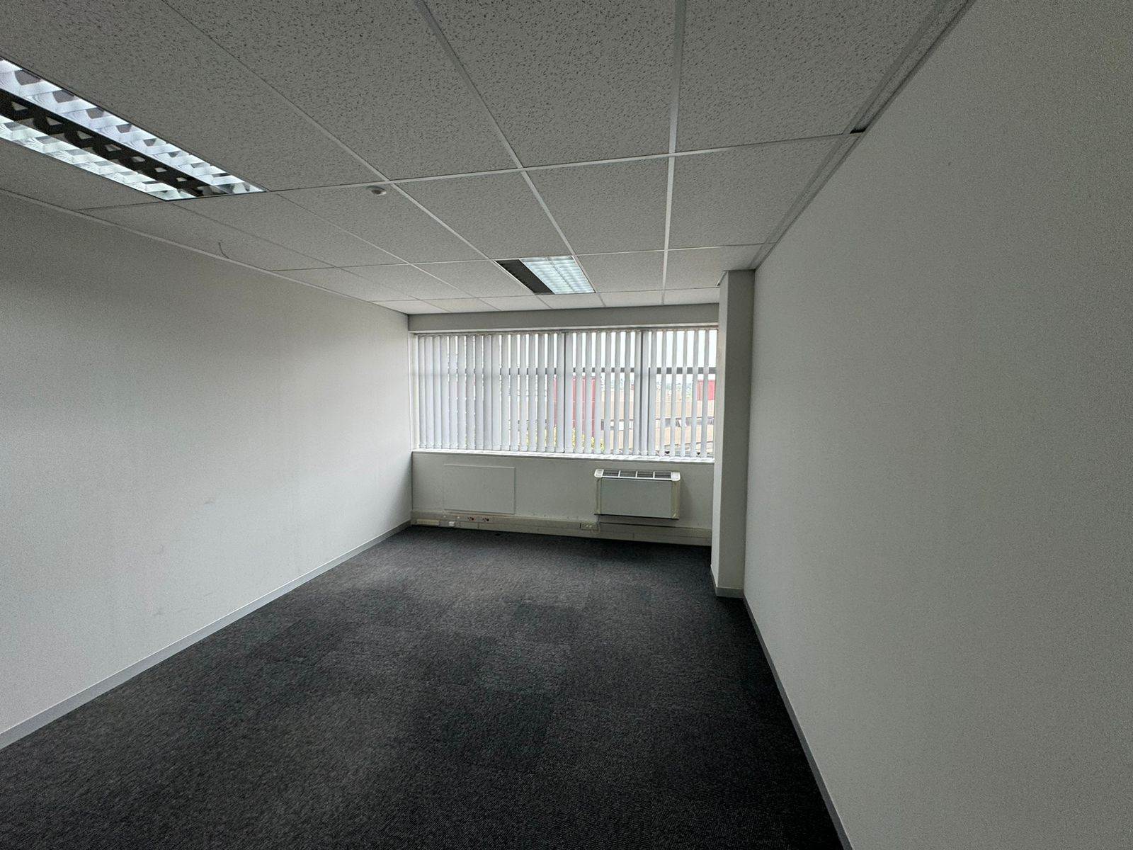 115  m² Commercial space in Sandown photo number 19