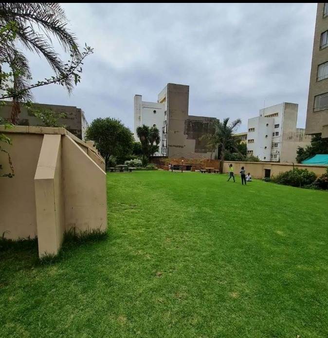 2 Bed Apartment in Parktown photo number 17