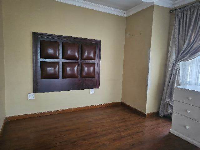 4 Bed Townhouse in Brakpan North photo number 24