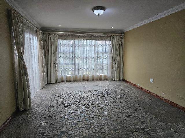 4 Bed Townhouse in Brakpan North photo number 13