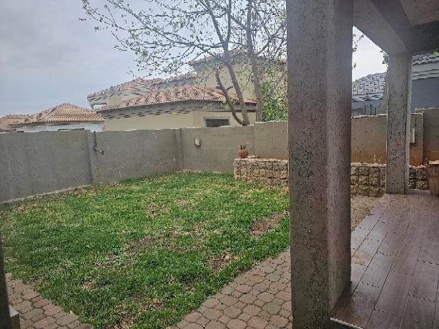 4 Bed Townhouse in Brakpan North photo number 12